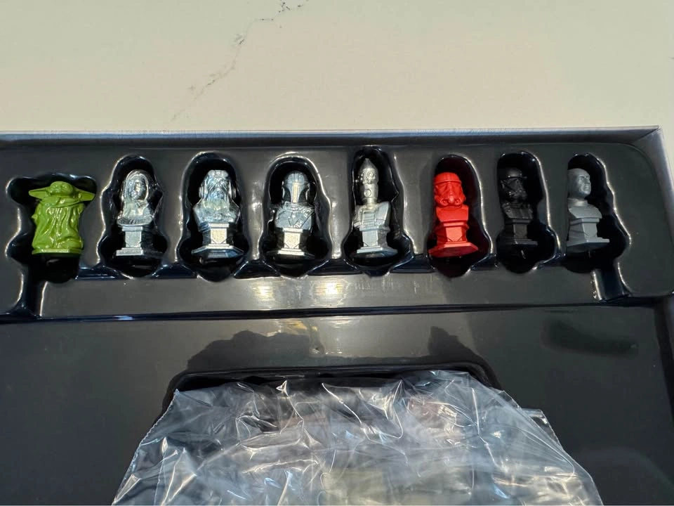 Monopoly Star Wars The Mandalorian Edition - photo 4