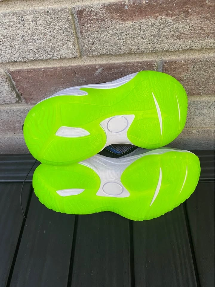 New Kids Sneakers Size 12 - photo 3