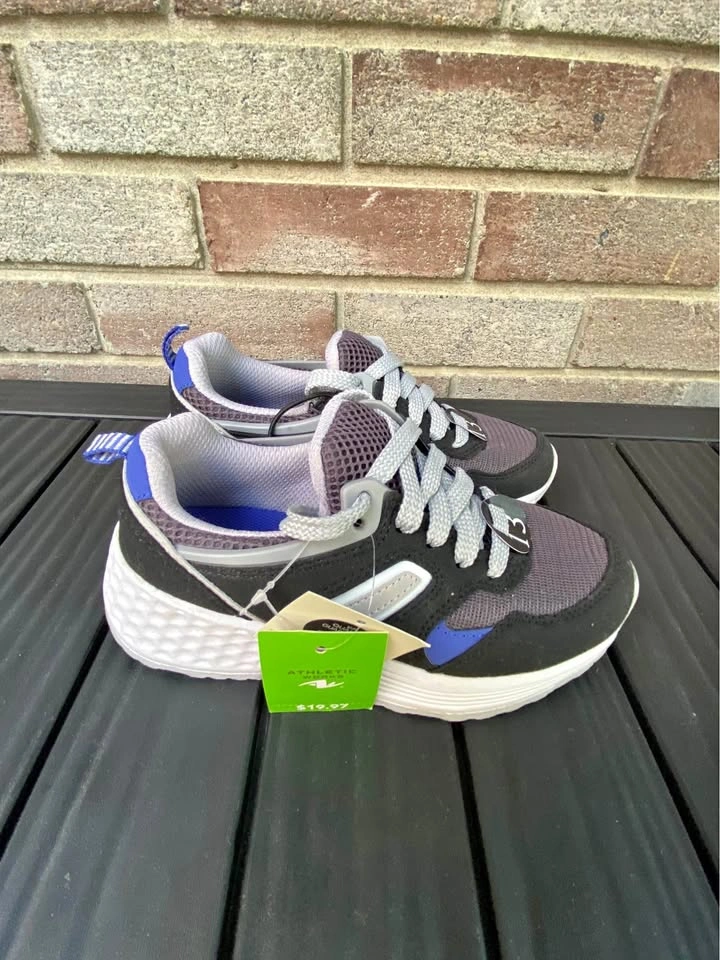 Athletic Works Boys Size 13 Sneakers