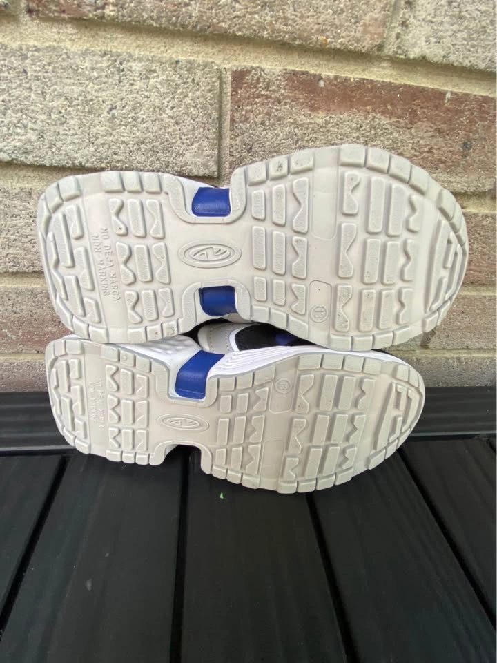 Athletic Works Boys Size 13 Sneakers - photo 3