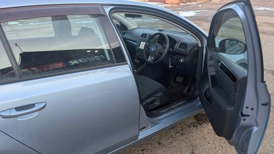2010 Volkswagen Golf 1.4 TSI Turbo - 31,000 km - RHD - photo 5