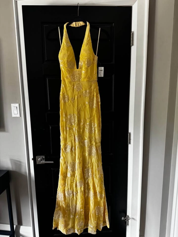 BNWT yellow sequin formal dress - photo 2