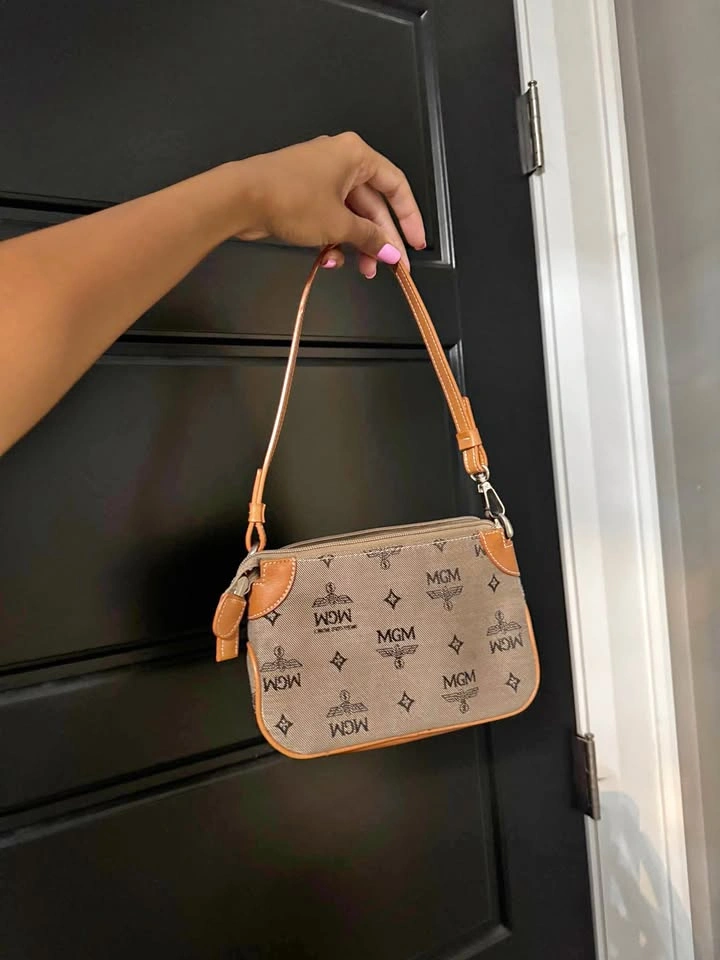 Shoulder bag