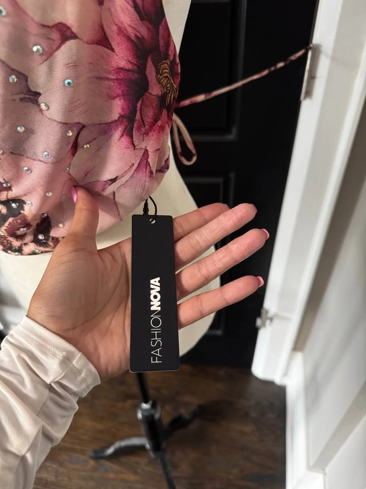 BNWT fashionnova cowl top - photo 2