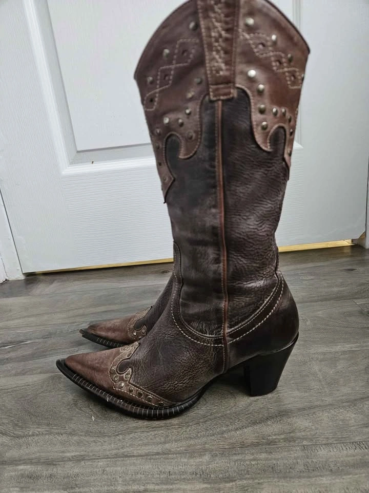 🇨🇦  Vintage Silvia Rebatto Studded Leather Cowgirl Boots–Size 36 - photo 5
