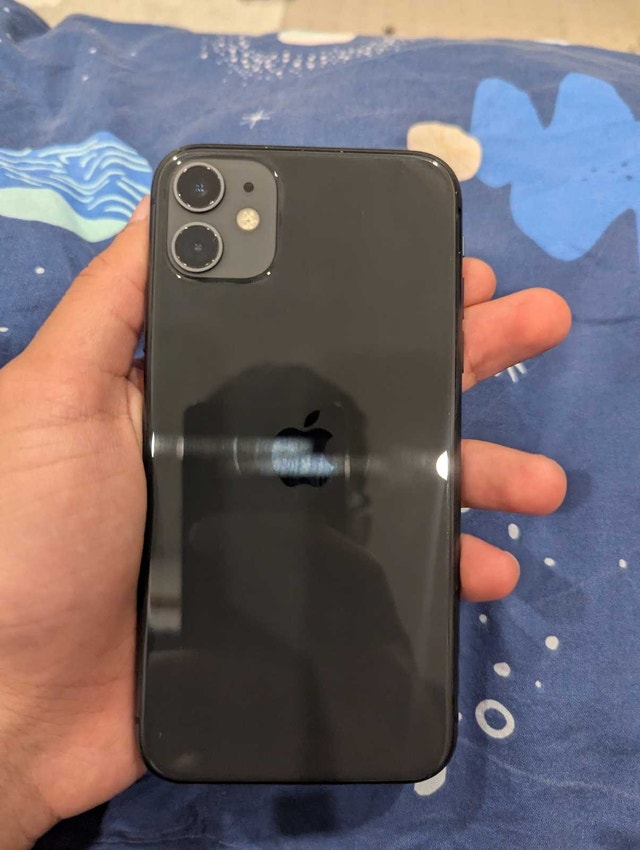 iPhone 11 - 64gb - 100% Battery Health - photo 2