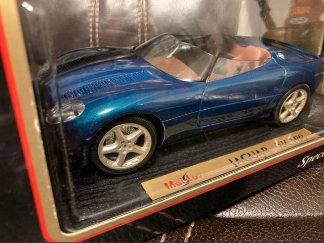maisto jaguar xk180 1:18 - photo 2
