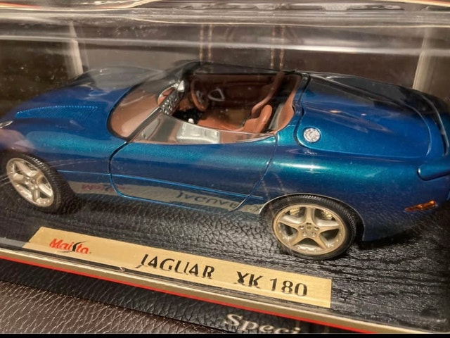 maisto jaguar xk180 1:18 - photo 3