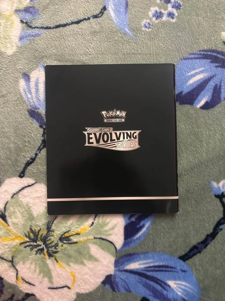 Pokémon TCG Sword & Shield Evolving Skies Player's Guide - photo 2