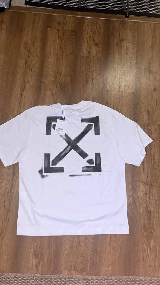 Off white tee size M