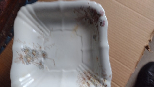 Serving dish