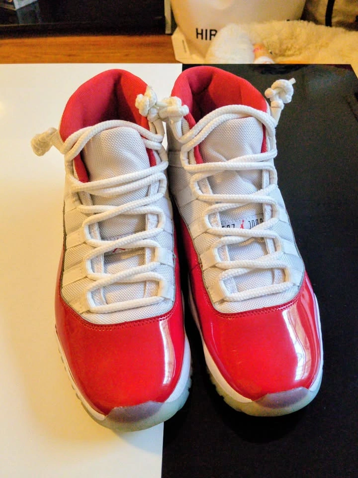 Pre loved Air Jordan 11 cherry red SIZE 8 - photo 3