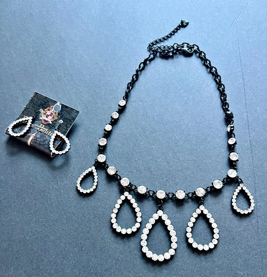 Paris Boutique Rhinestone & Black Necklace & Earring Set