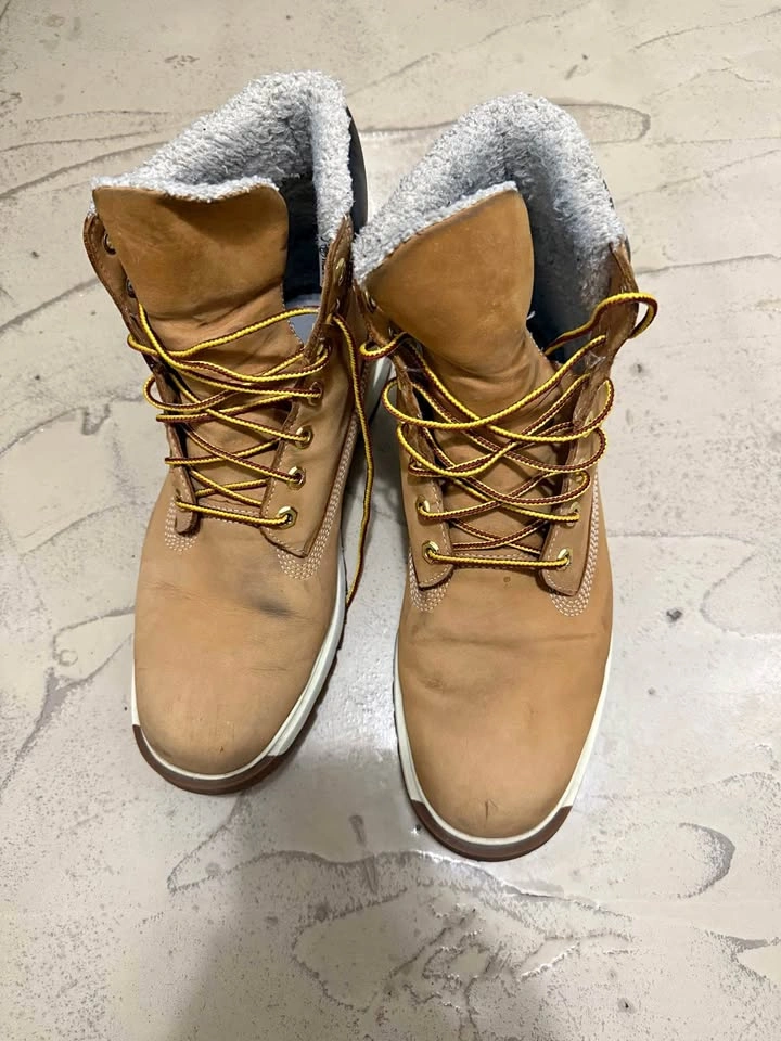 Timberland Radford 6-Inch Sherpa-Lined Boots