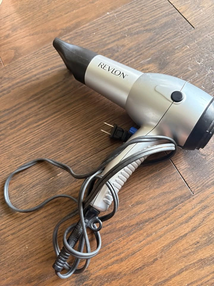 Revlon Hair Dryer - photo 2