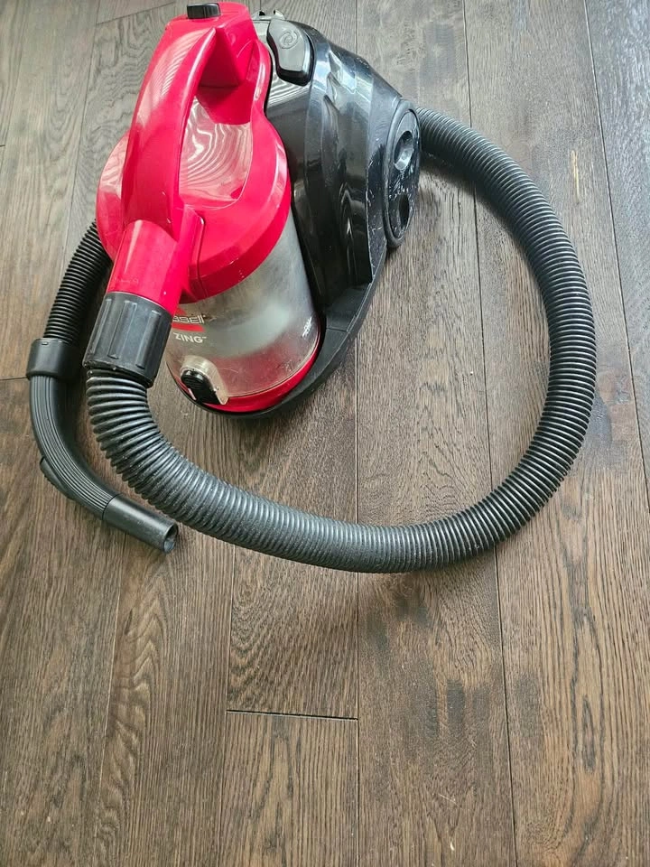 Bagless Canister Vacuum Cleaner - photo 5