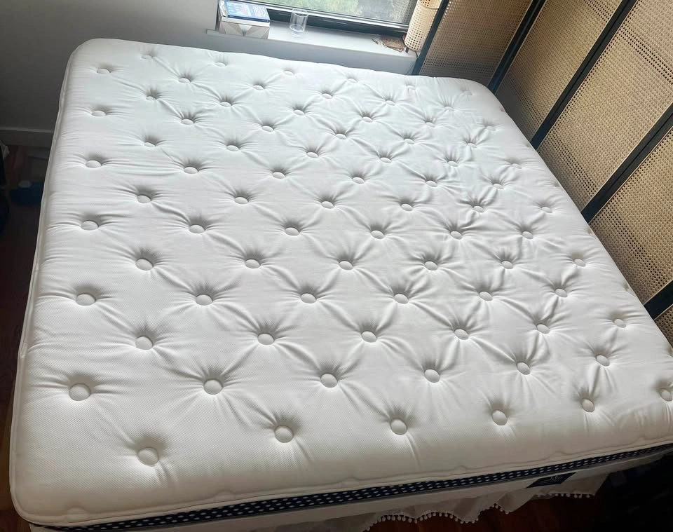WinkBeds King Mattress – Luxury Firm Hybrid + Bed Frame - photo 4