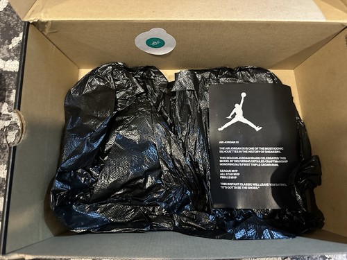 Size 10.5 - Jordan 11 Retro High Bred 2019 Dead Stock - photo 5
