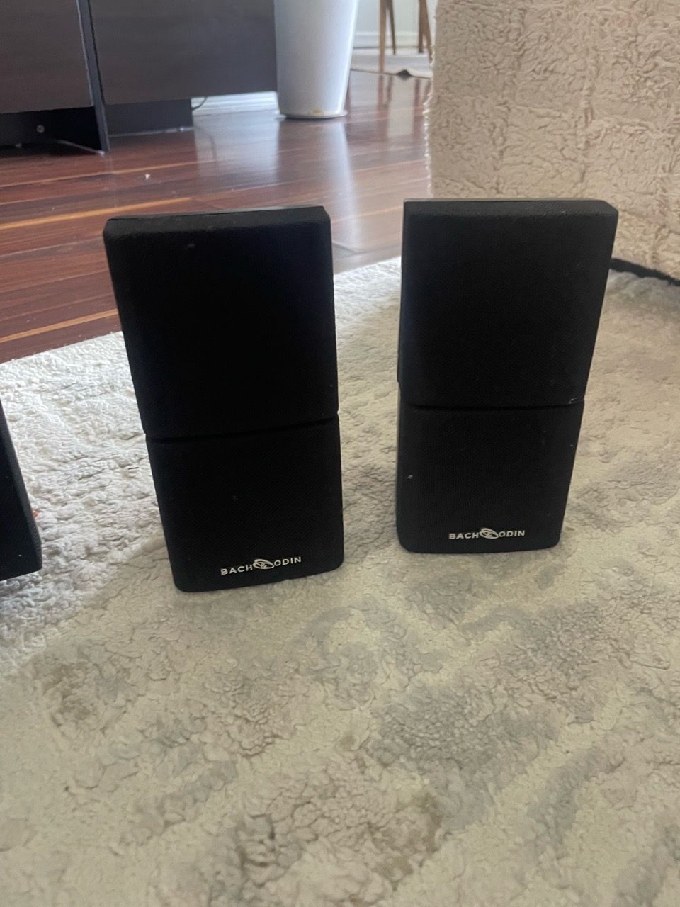 Bach & Odin 5-Speaker Set with Remote & RCA Cable - photo 2