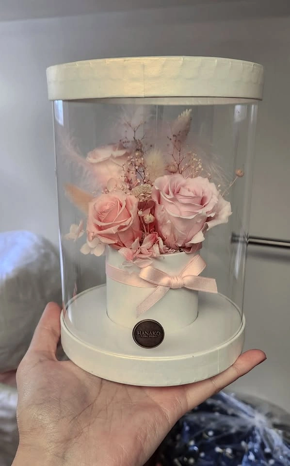 Preserved Flowers in Display Case - photo 3