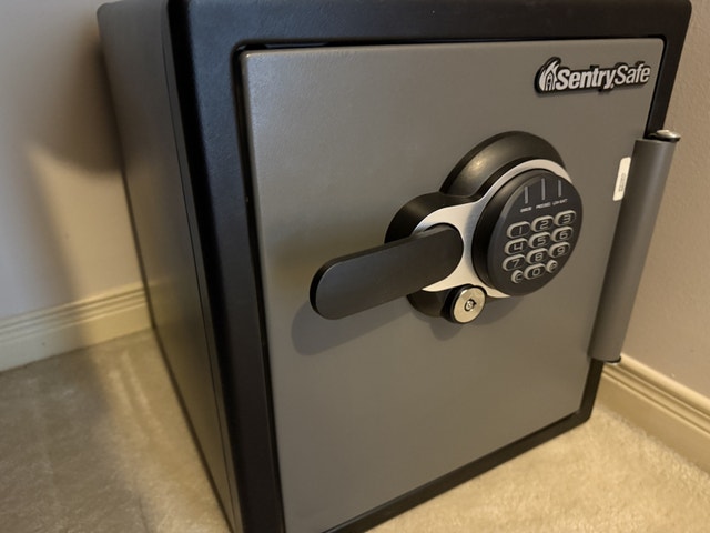 SentrySafe Fire-Safe with Digital Keypad - photo 3