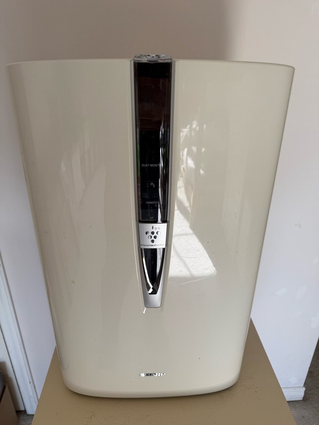 Sharp Air Purifier & Humidifier - Model KC-860U