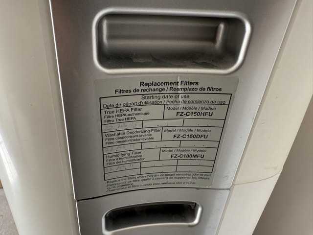 Sharp Air Purifier & Humidifier - Model KC-860U - photo 2