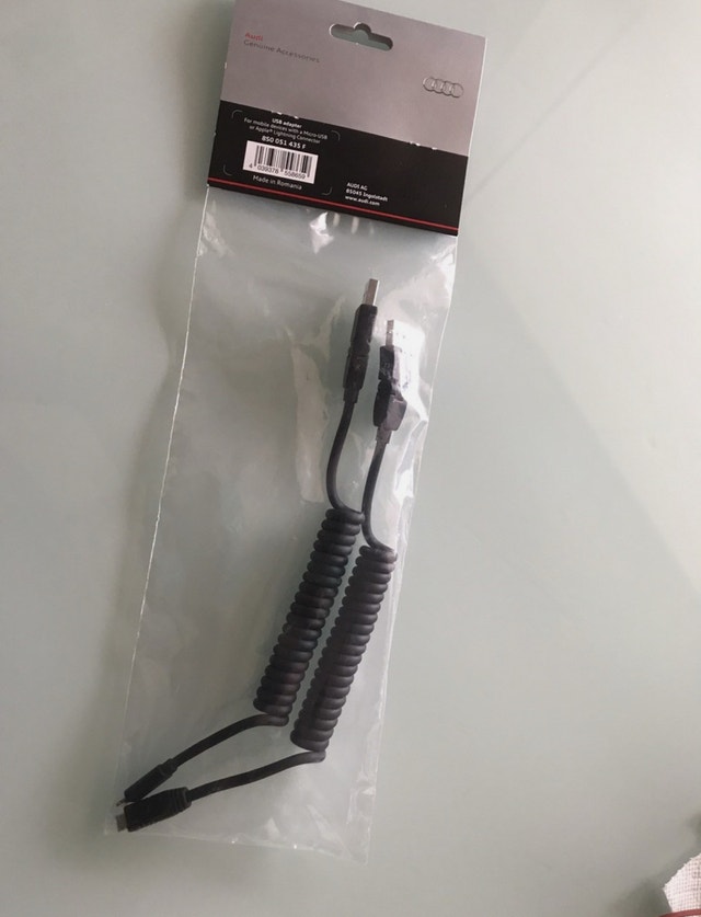 Audi USB Adapter for Mobile Devices - 850 051 435 F - photo 2