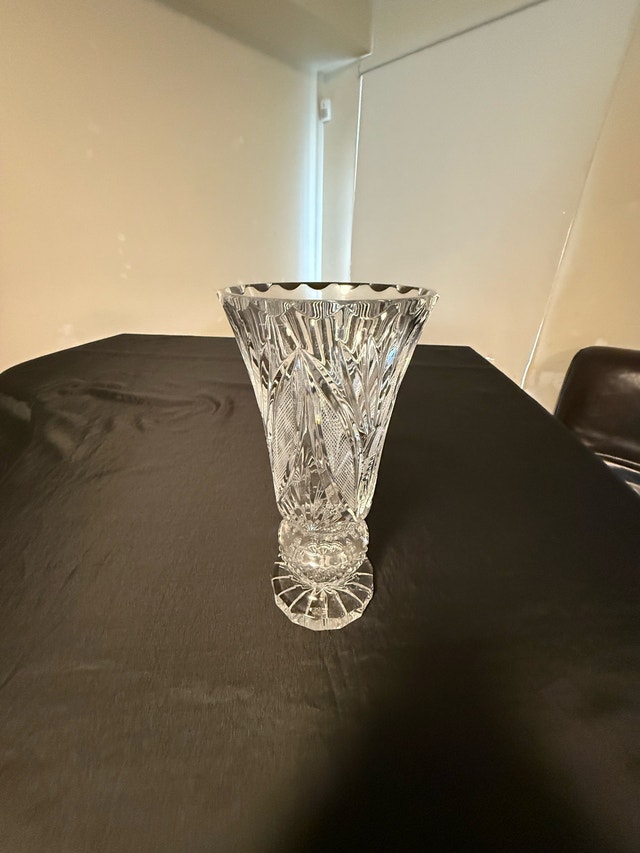 Elegant Crystal Vase
