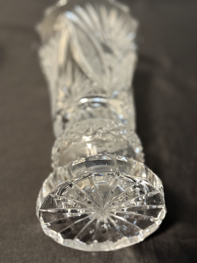 Elegant Crystal Vase - photo 3