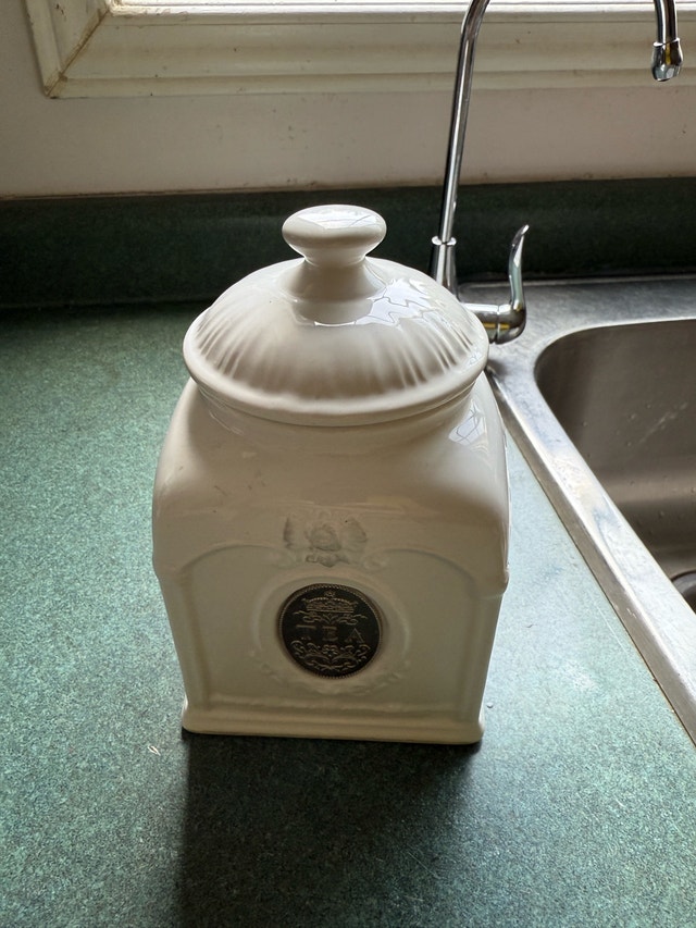 Bombay Ceramic Tea Canister