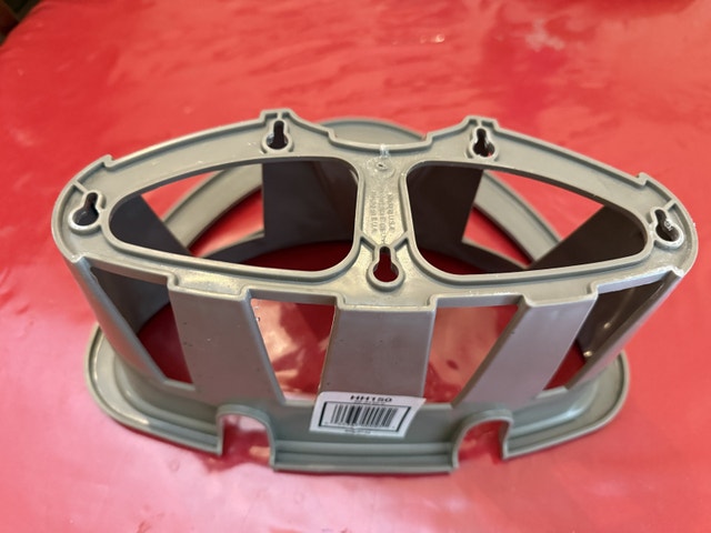 Suncast garden hose hanger - photo 3