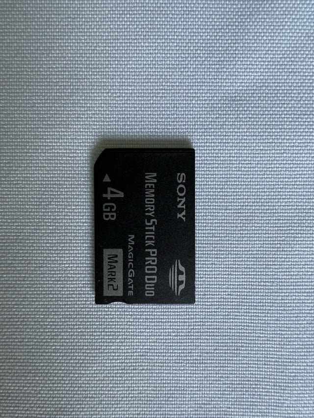 Sony 4GB Memory Stick PRO Duo - photo 2