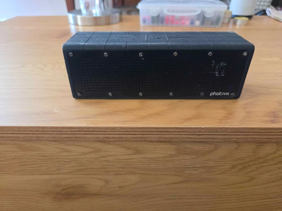Bluetooth earbuds & blue tooth speaker - photo 3