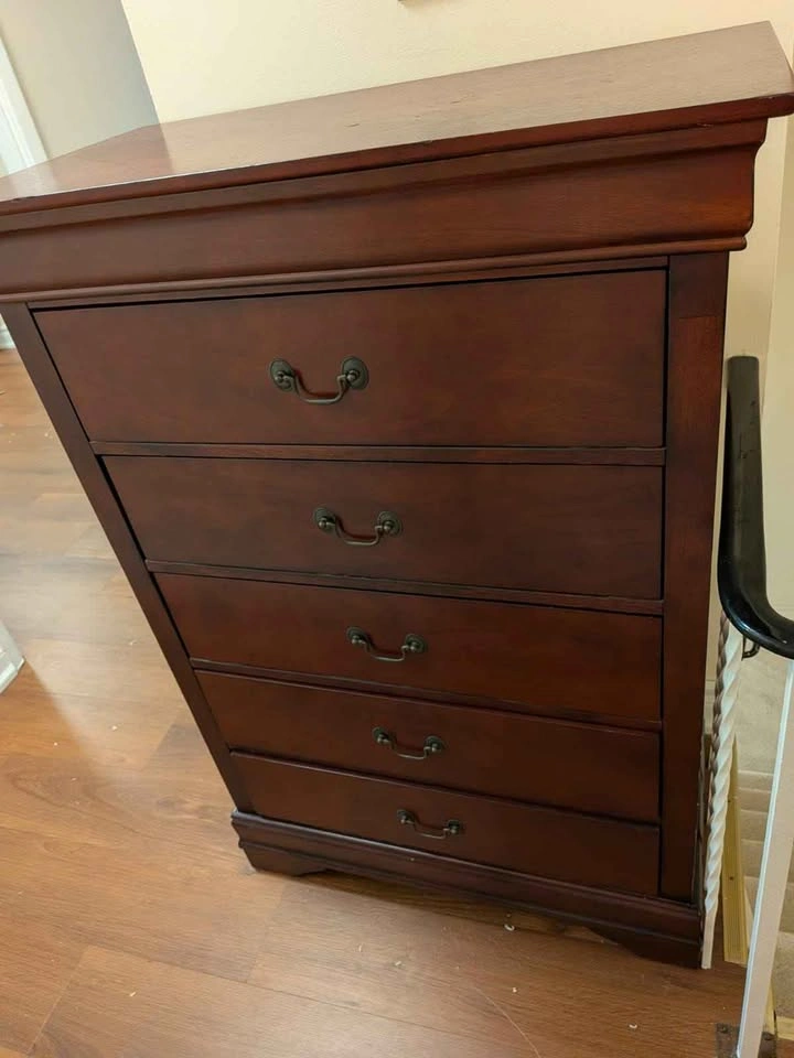 5-Piece Bedroom Furniture Set - Excellent - photo 3