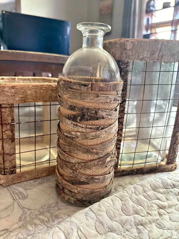 Various Glass/Wooden Decor Pieces