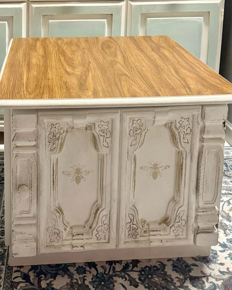Vintage refurbished solid wood side table / coffee table - photo 2