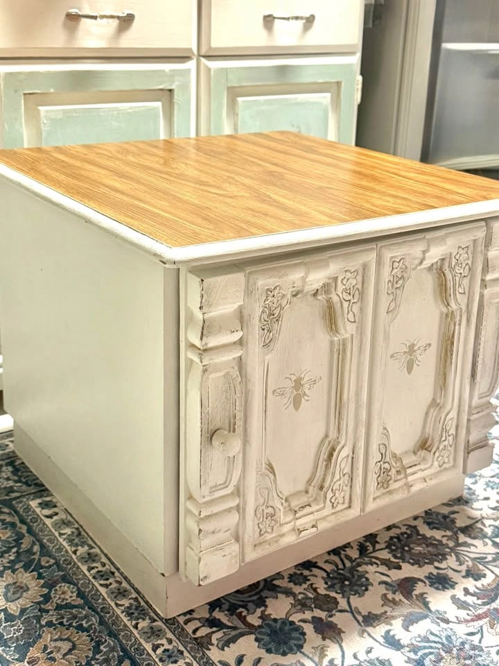 Vintage refurbished solid wood side table / coffee table - photo 5