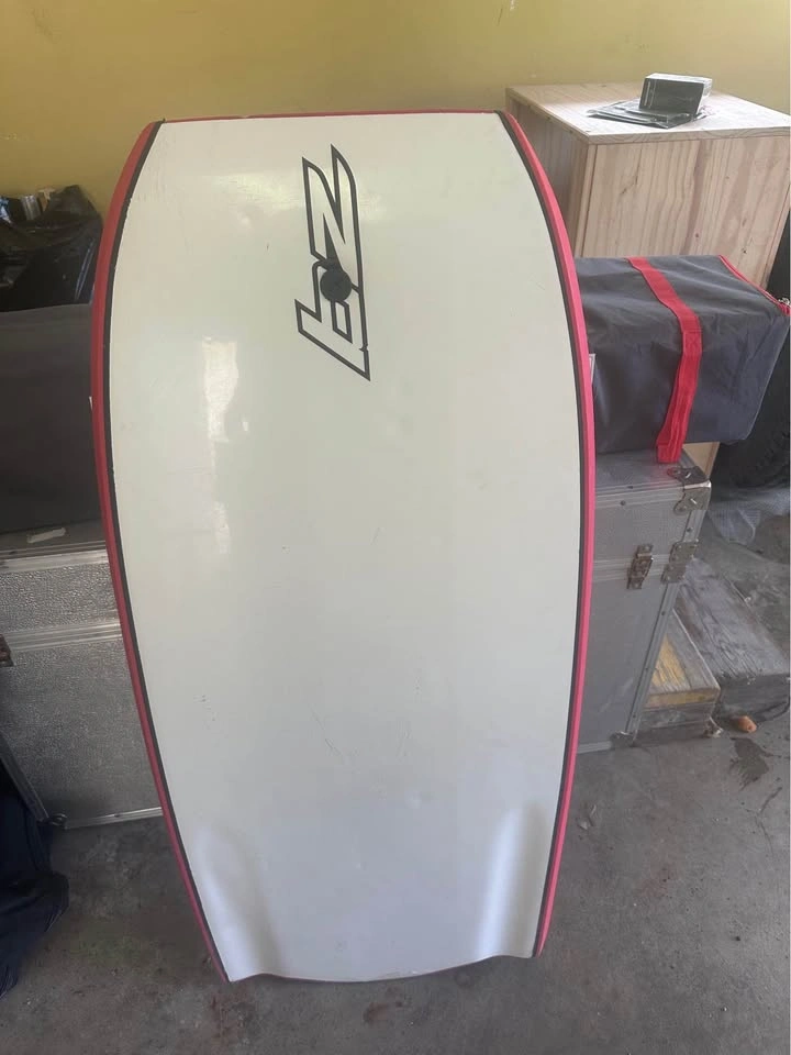BZ PHANTOM PERFORMANCE BODYBOARD WITH LEASH & BAGS - photo 2