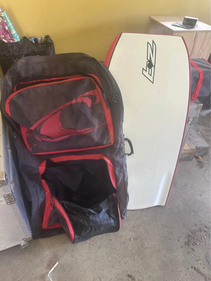 BZ PHANTOM PERFORMANCE BODYBOARD WITH LEASH & BAGS - photo 3