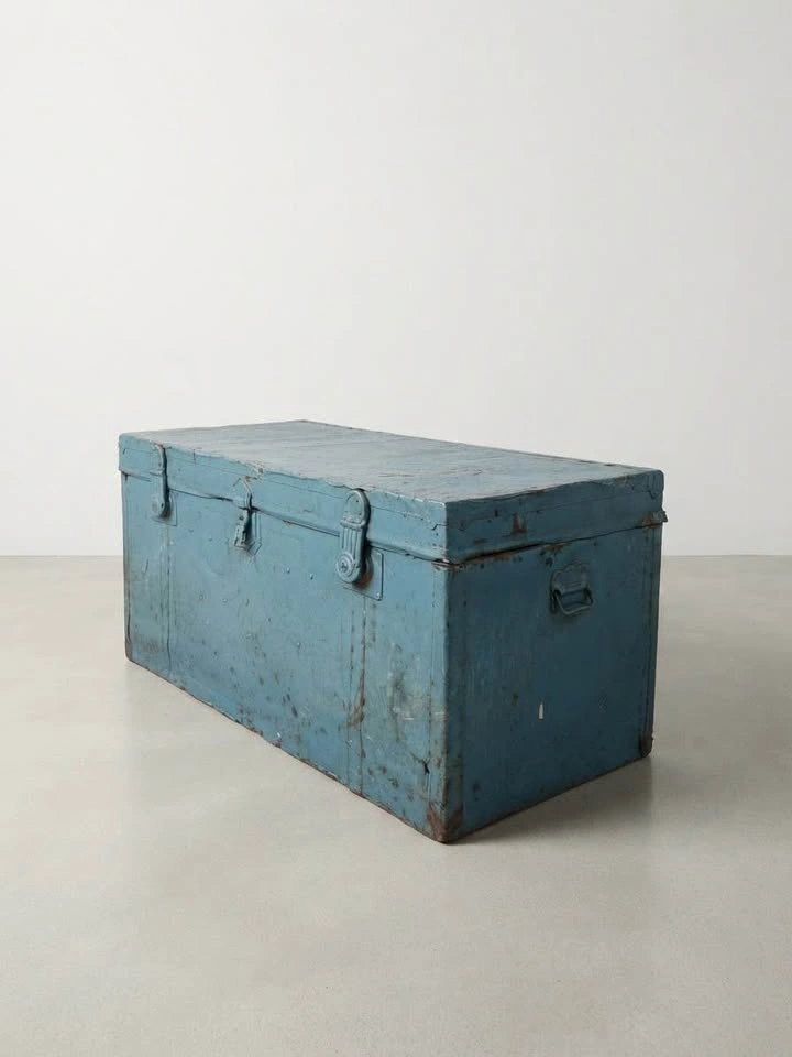 Vintage Mid Century Trunk – Blue Patina - photo 2
