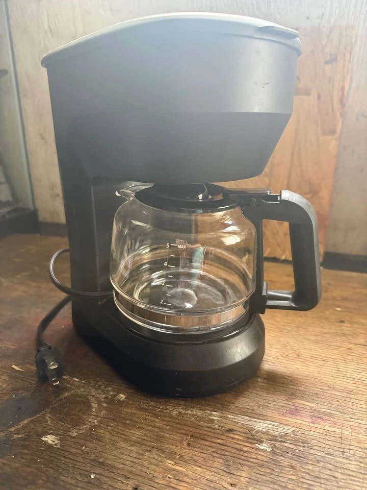 5-Cup Drip Coffee Maker - photo 2