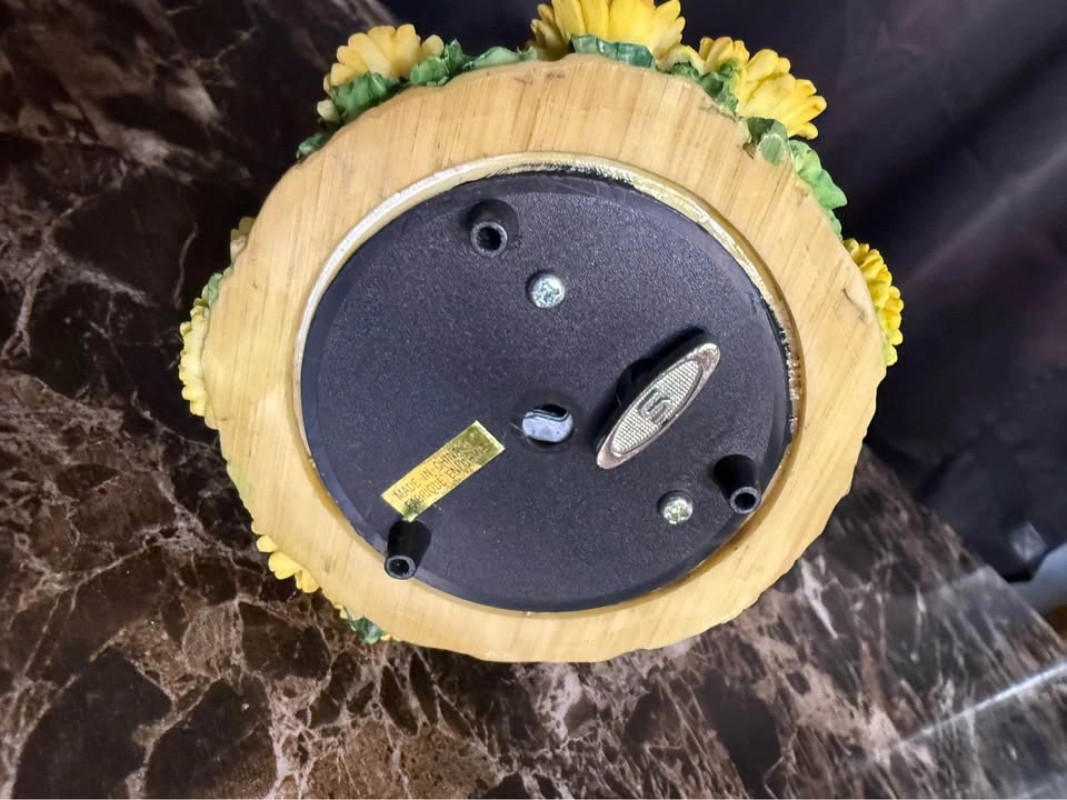 Musical Sunflower and Bee Snow Globe - photo 4