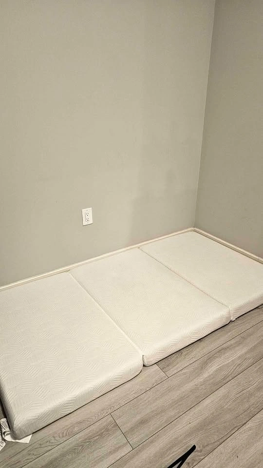 Zinus CA-MFMTRI-35T Tri-Fold Memory Foam Mattress