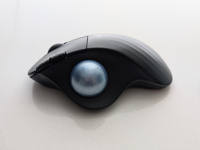 Logitech ERGO M575S Wireless Trackball Mouse (Black/Blue) - photo 3