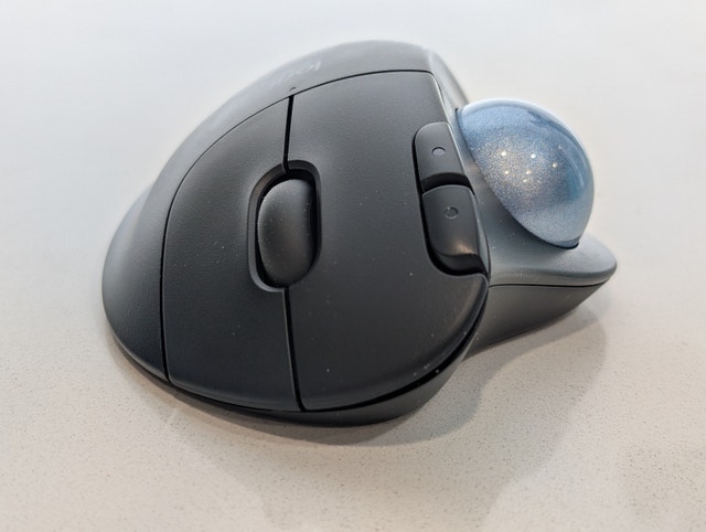Logitech ERGO M575S Wireless Trackball Mouse (Black/Blue) - photo 4