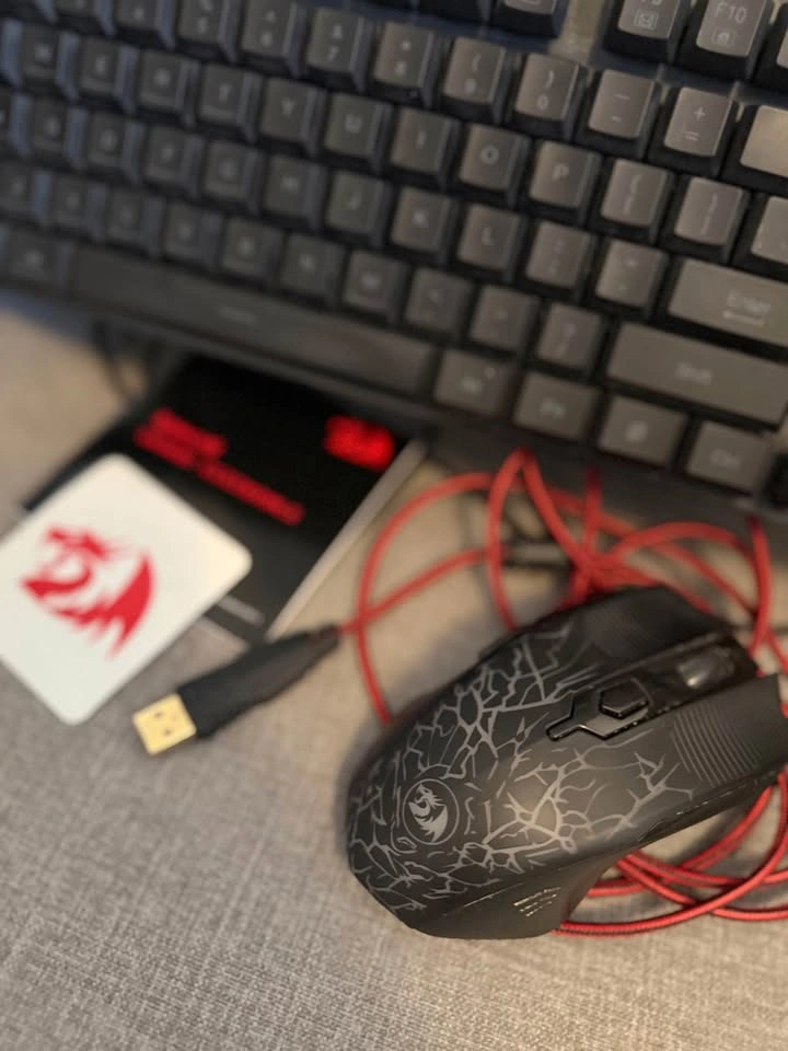 Gaming keyboard and mouse - photo 2