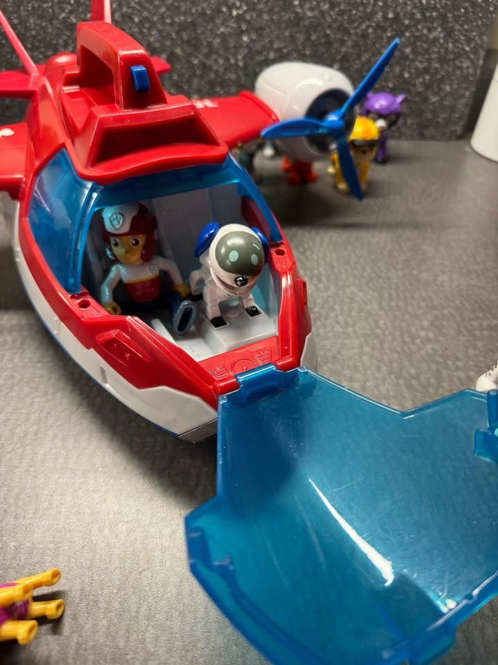 Paw Patrol Plane and characters - photo 2