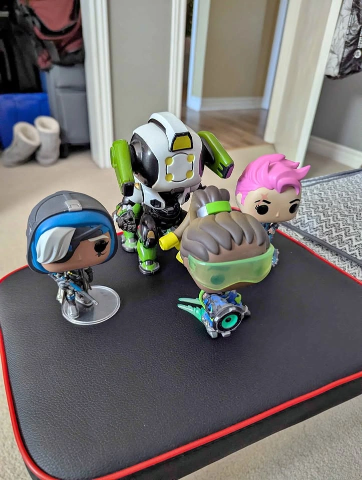 Small lot of Overwatch pop figures
