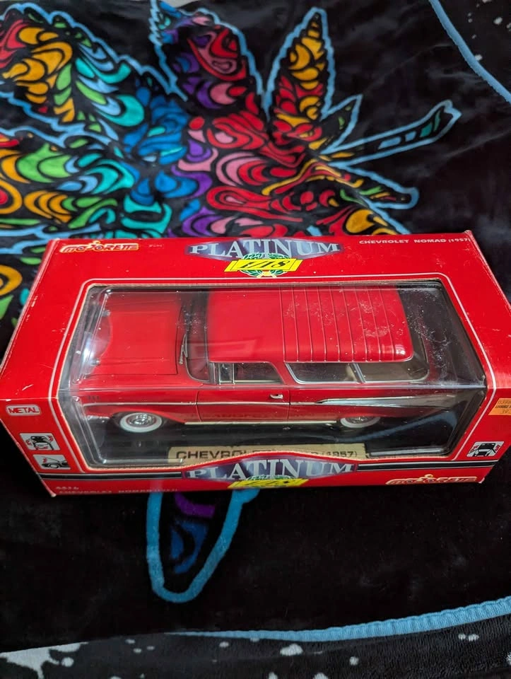 Majorette Platinum 1957 Chevy nomad - photo 2